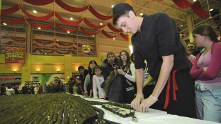 Illustration for article titled The World's Longest Sushi Roll Spans an Absurd 1.5 Miles